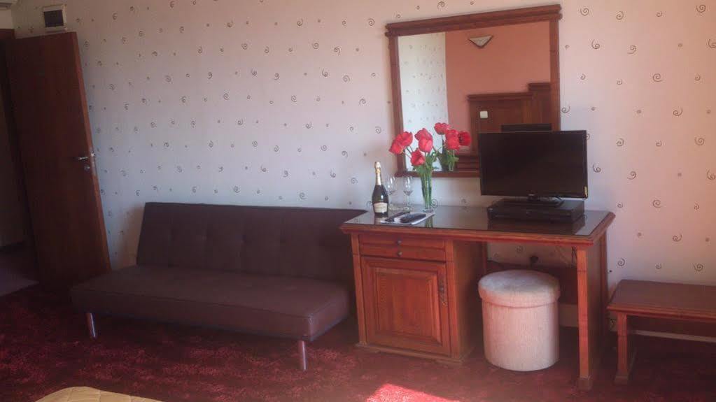 Boliari Hotel Veliko Tărnovo Exteriör bild